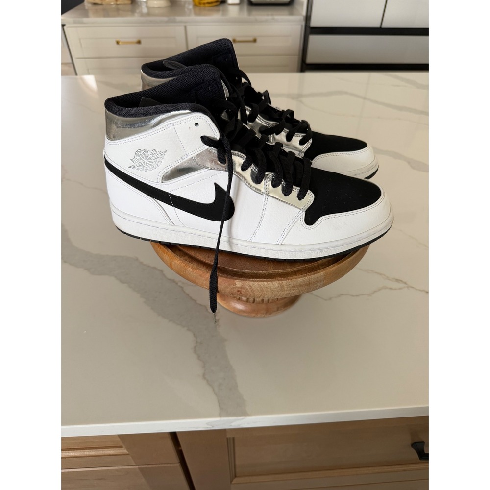Nike Air Jordan 1 Mid Mens White Black Metallic Silver Basketball Shoes 11.5